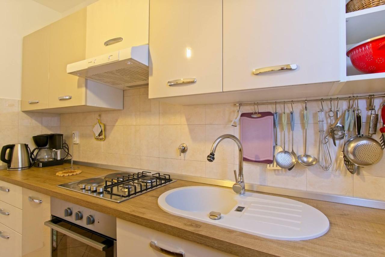 Apartmani Dorita Малий Лошинь Екстер'єр фото
